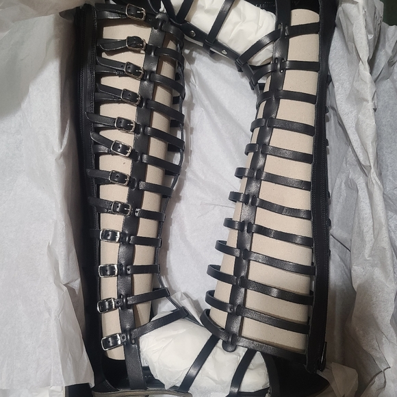 Gladiator sandals - Picture 2 of 2